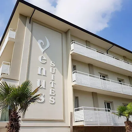 Venus 4*