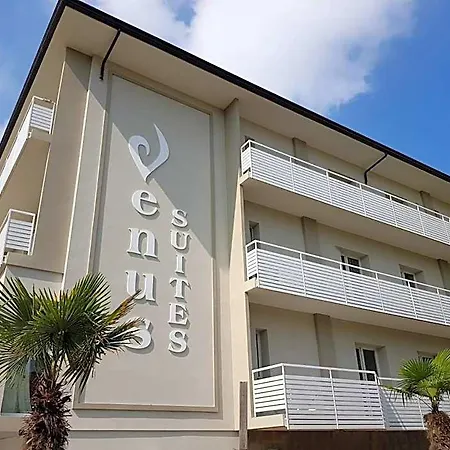 Venus Hotel 4*